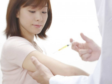 Vợ trẻ Sài thành chia sẻ kinh nghiệm tiêm phòng trước khi mang thai