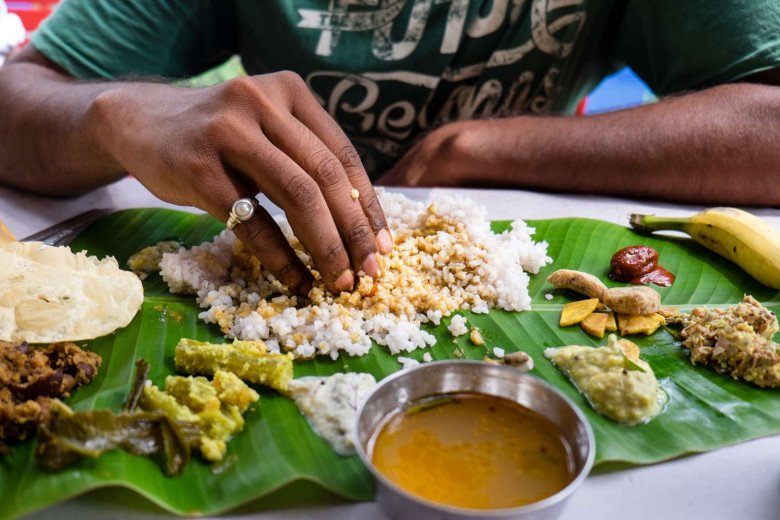 Ăn bốc giống người Ấn Độ: Trải nghiệm ẩm thực cực kỳ thú vị và nó có thực  sự 