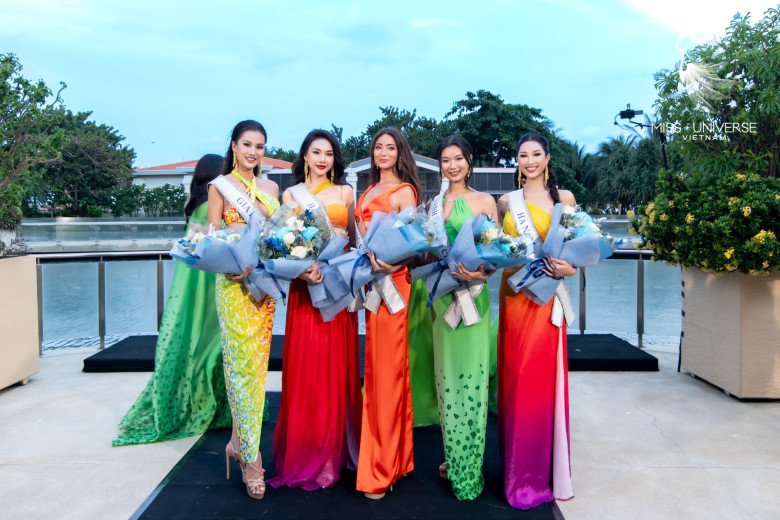 Top 18 Miss Universe Vietnam 2023 trình diễn bikini, Emma Lê suýt amp;#34;vồ ếchamp;#34;, Lệ Nam lộ miếng lót ngực - 1