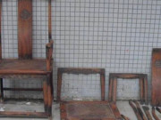 Tin tức - Mang 2 chiếc ghế gãy nhặt được ở bãi rác đi thẩm định, người đàn ông "choáng váng" khi chuyên gia định giá