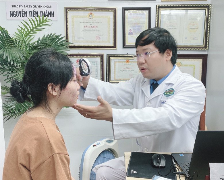 Bác sĩ Thành cảnh báo, rất nhiều chị em nghe lời quảng cáo đi làm đẹp, trị mụn ở các spa khiến tiền mất, tật mang. Ảnh: BSCC.
