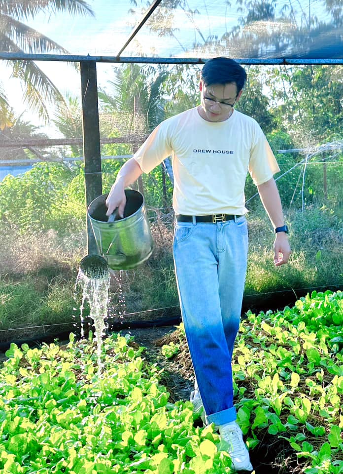 View - Lê Hoàng Liệt - MC Thời sự cao 1m75, có giọng nói ấm áp hút triệu người theo dõi