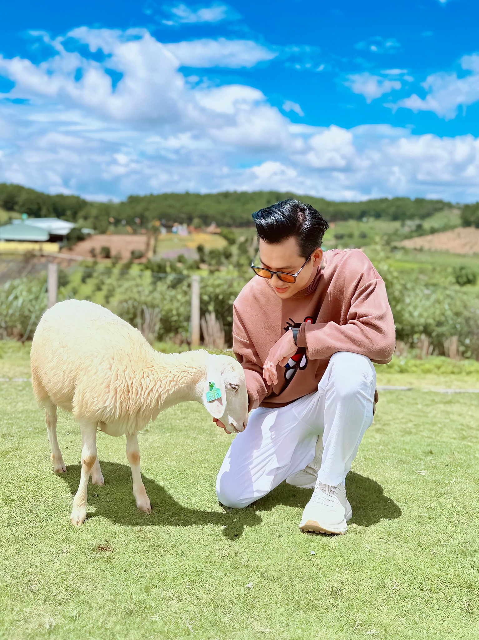 View - Lê Hoàng Liệt - MC Thời sự cao 1m75, có giọng nói ấm áp hút triệu người theo dõi