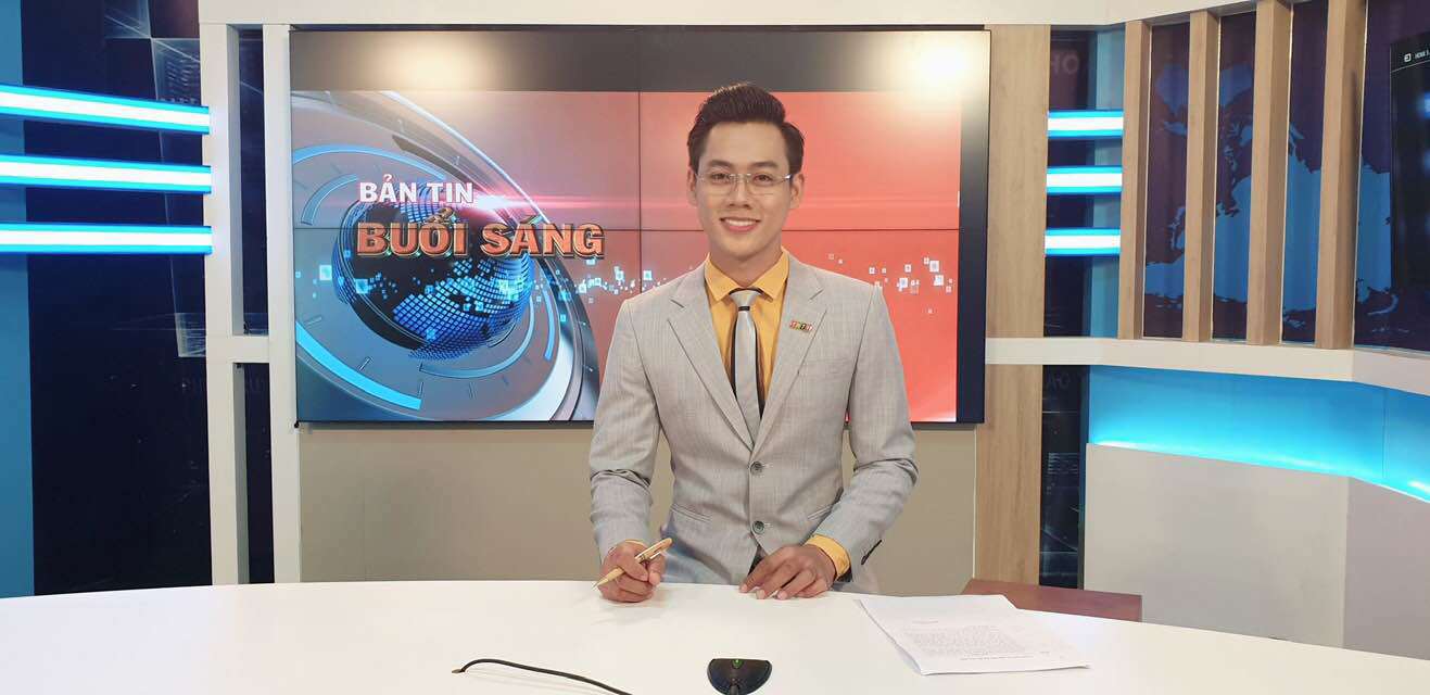 View - Lê Hoàng Liệt - MC Thời sự cao 1m75, có giọng nói ấm áp hút triệu người theo dõi