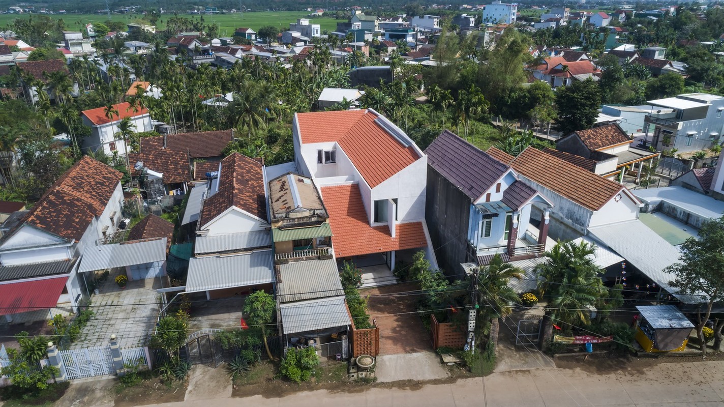 Nhà mái ngói ở Quảng Ngãi đẹp long lanh trên báo ngoại - 5