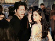 Ngôi sao 24/7: Chỉ 1 cái ngoái đầu, cặp sao đình đám gây bão cõi mạng, trông như công chúa và hoàng tử