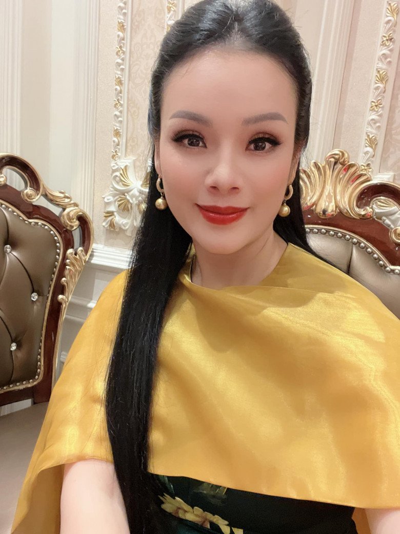 Nữ ca sĩ tiếp tục trau dồi kiến thức về âm nhạc, là giảng viên đào tạo ra nhiều thế hệ học trò giỏi.