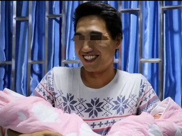 Hai con trai song sinh trông khác hẳn nhau, chồng xét nghiệm ADN lộ bí mật không tin nổi của vợ