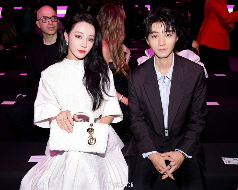 View - Vắng huyền thoại Phạm Băng Băng, hội Hoa đán Cbiz đi tuần lễ thời trang như búp bê hư vì tội phấn son lỗi