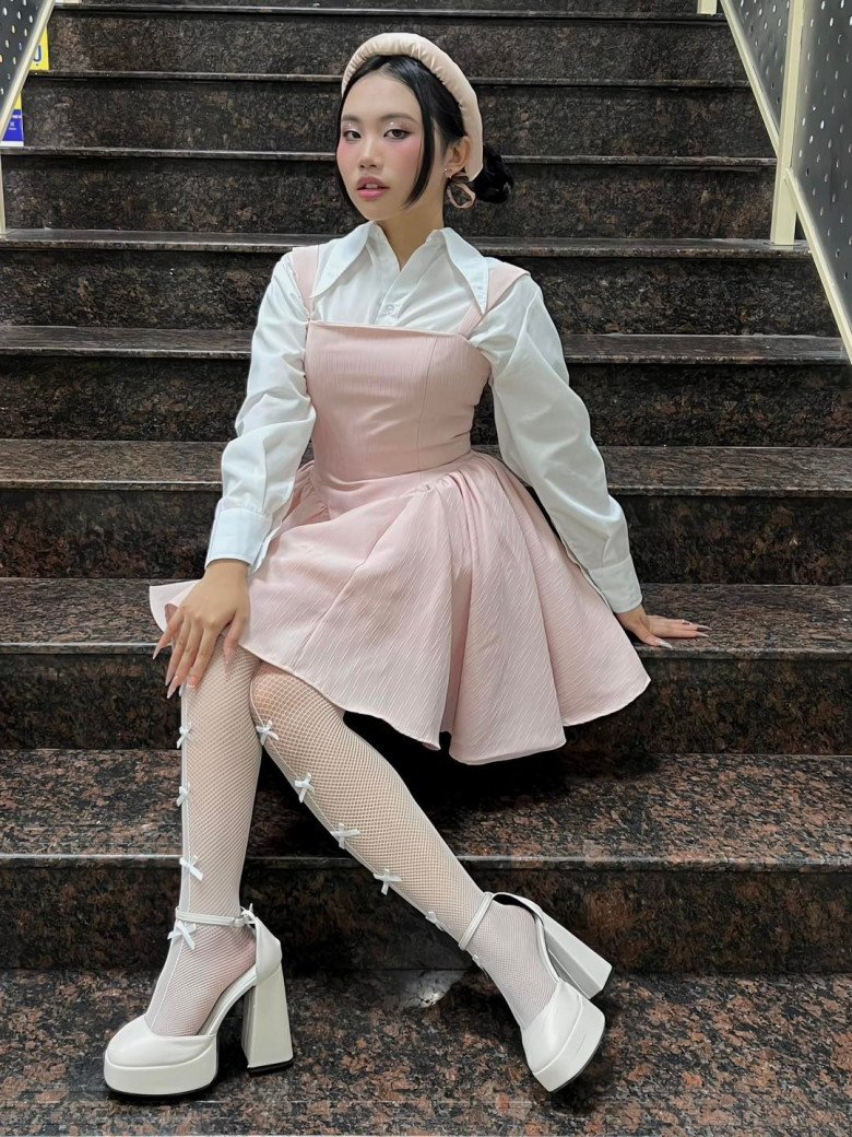 View - Phương Mỹ Chi bực mình khi bị hỏi chuyện bỏ học ngay sau khi lên chức nữ chủ tịch 2K3