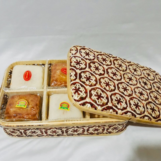 Những mẫu vỏ hộp bánh Trung thu làm từ mây tre đan có hoa văn màu sắc bắt mắt, chắc chắn, có thể dùng làm quà tặng rất phù hợp, lại đảm bảo tiêu chí “xanh”, thân thiện với môi trường