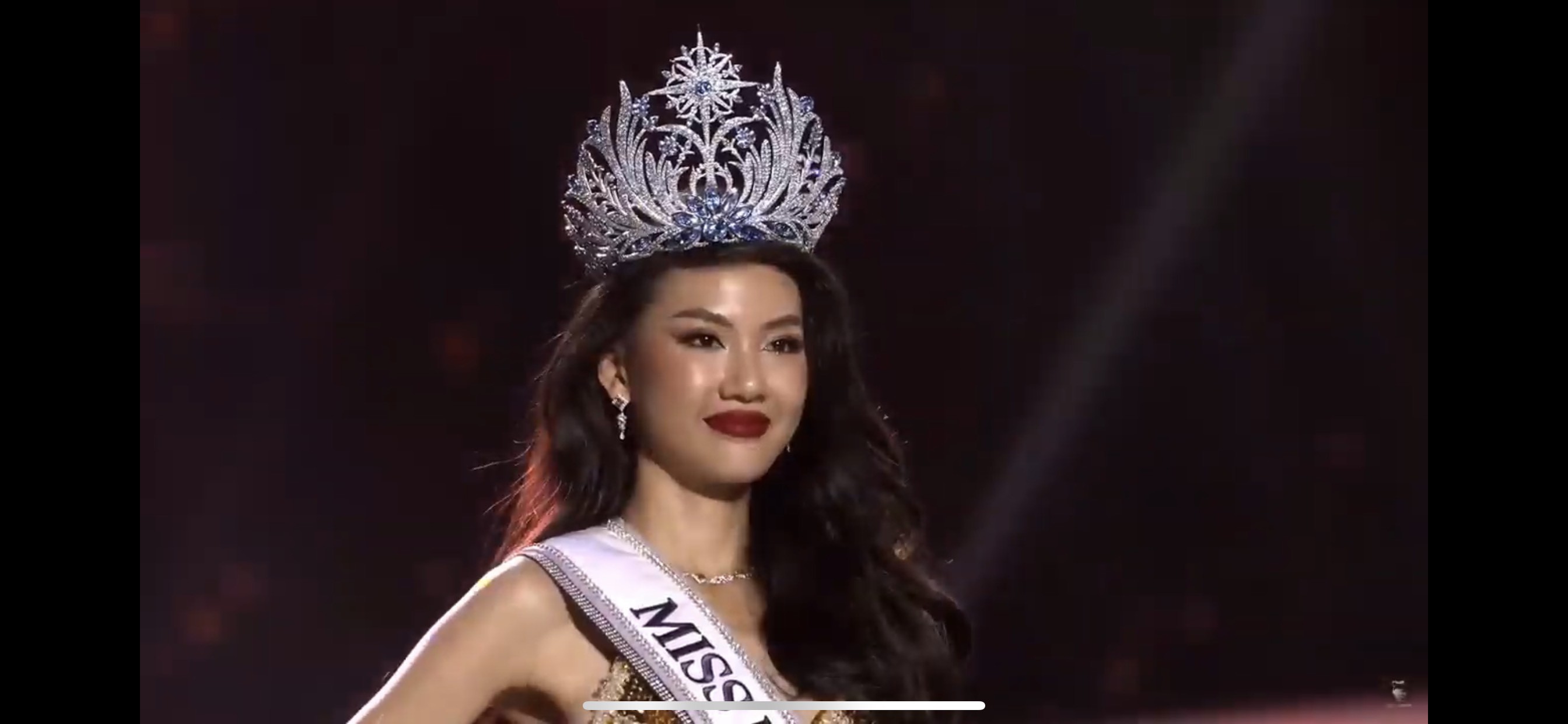 Trực tiếp Chung kết Miss Universe Vietnam 2023: Tân Hoa hậu gọi tên Bùi Quỳnh Hoa - 1