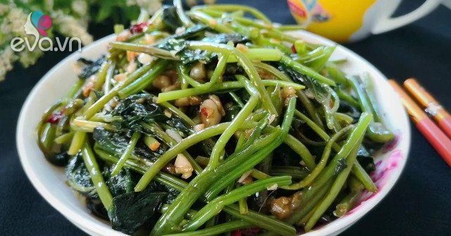 View - Cây này tưởng chỉ lấy củ nhưng phần lá tốt như thần dược, đem xào kiểu này được món đưa cơm