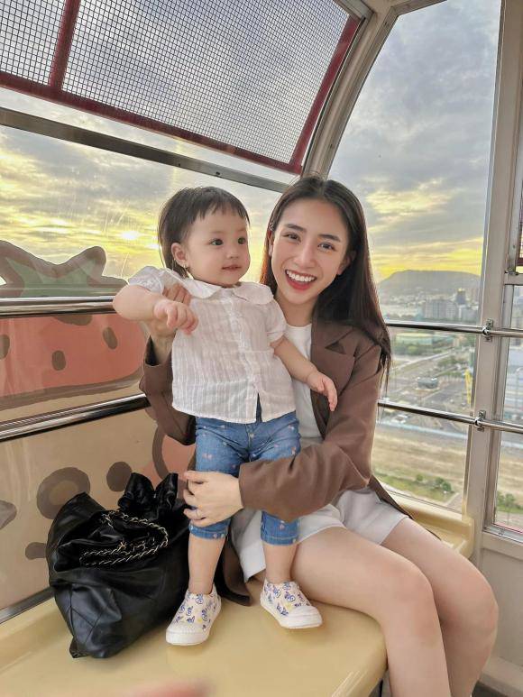 View - Các Hot mom Gen Z Việt: làm mẹ trẻ nuôi con nhàn tênh, nhan sắc vẫn như gái chưa chồng