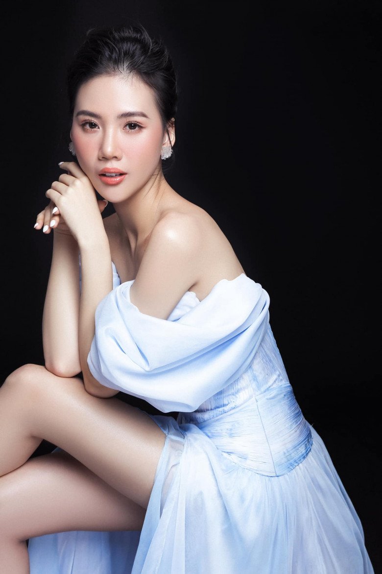 View - Hoa hậu Bùi Quỳnh Hoa lên tiếng về tin đồn mua giải, hé lộ chân dung bố mẹ chuẩn gia thế không phải dạng vừa