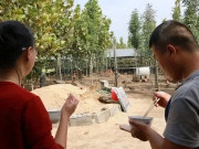 Tin tức - Chồng đã chôn được 4 tháng bất ngờ về gõ cửa lúc nửa đêm, vợ đứng không vững khi chứng kiến