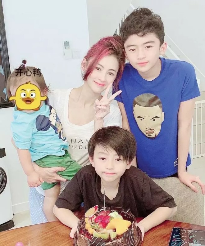 Với ông, cô là bà mẹ tốt nhất. 
