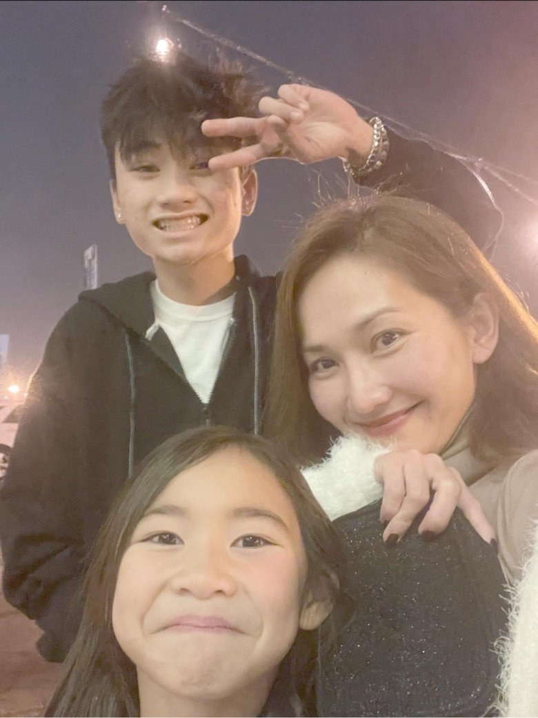Kim Hiền và con trai Sonic, ái nữ Yvona.