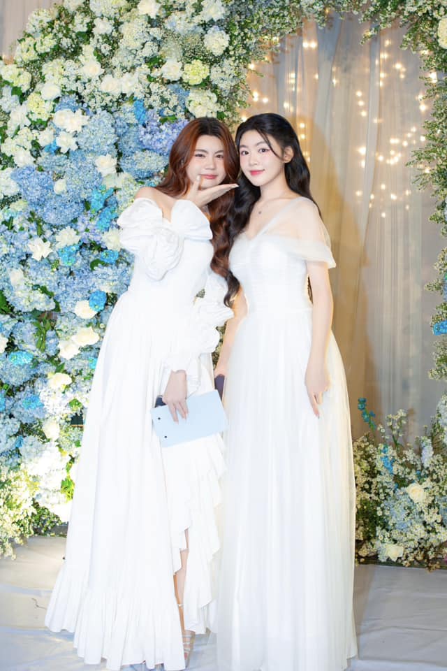 Quyền Linh có 2 cô con gái tài sắc vẹn toàn.