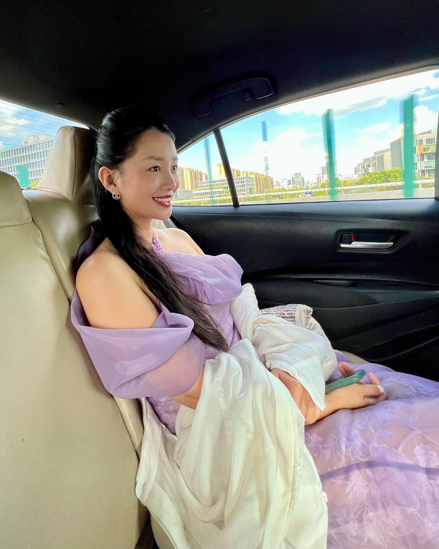 img srchttps://cdn.eva.vn/upload/3-2024/images/2024-07-01/mc-quynh-chi-sap-cuoi-u40-van-dep-nhu-mot-nang-tien-tung-huy-hon-vi-ban-anh-bao-em-yeu-con-gai-_19_2_n-1719822206-209-width1196height2048.jpg width660 /
