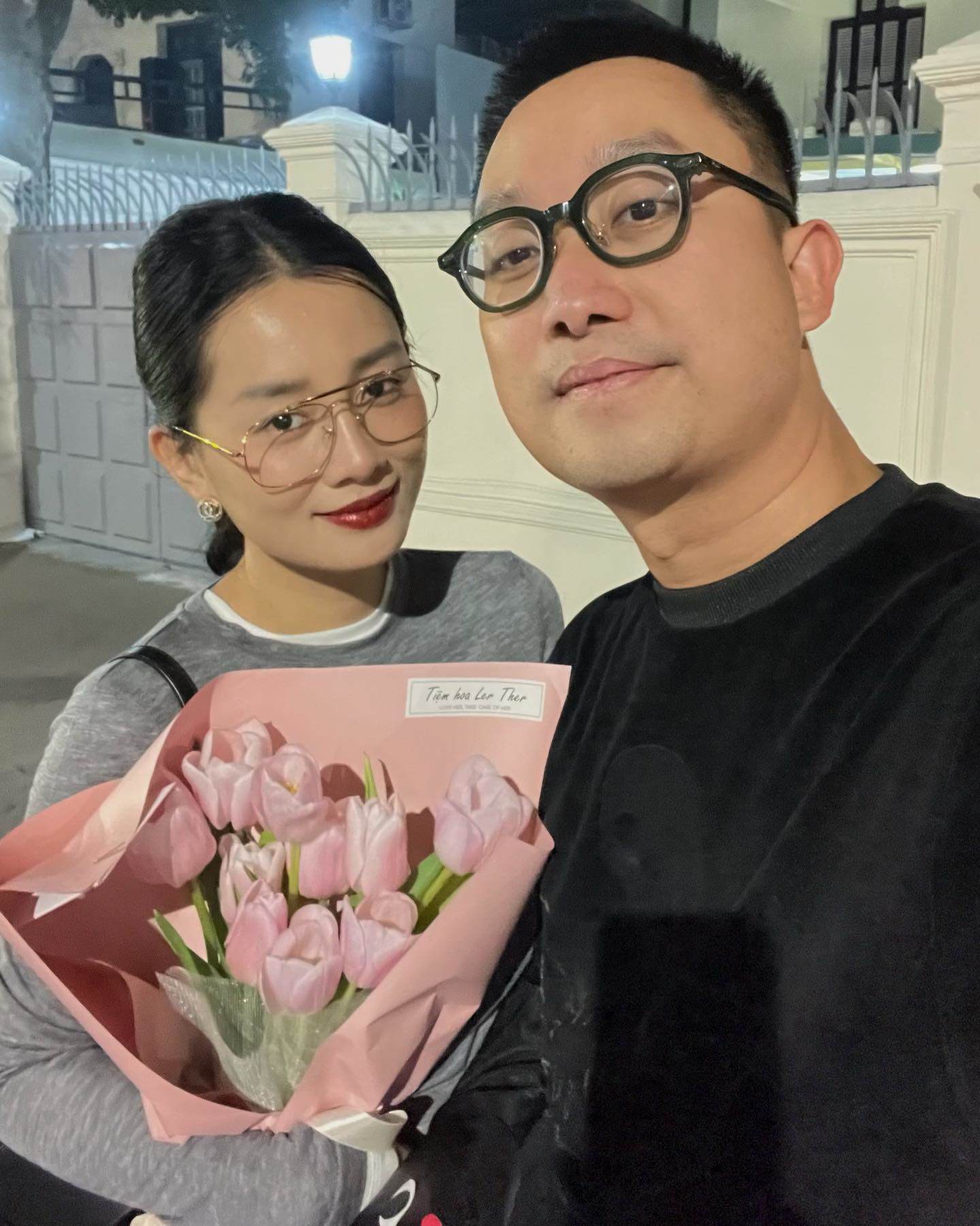 Nữ MC cho người yêu lên sóng mạng xã hội nhưng chưa tiết lộ danh tính của chàng.
