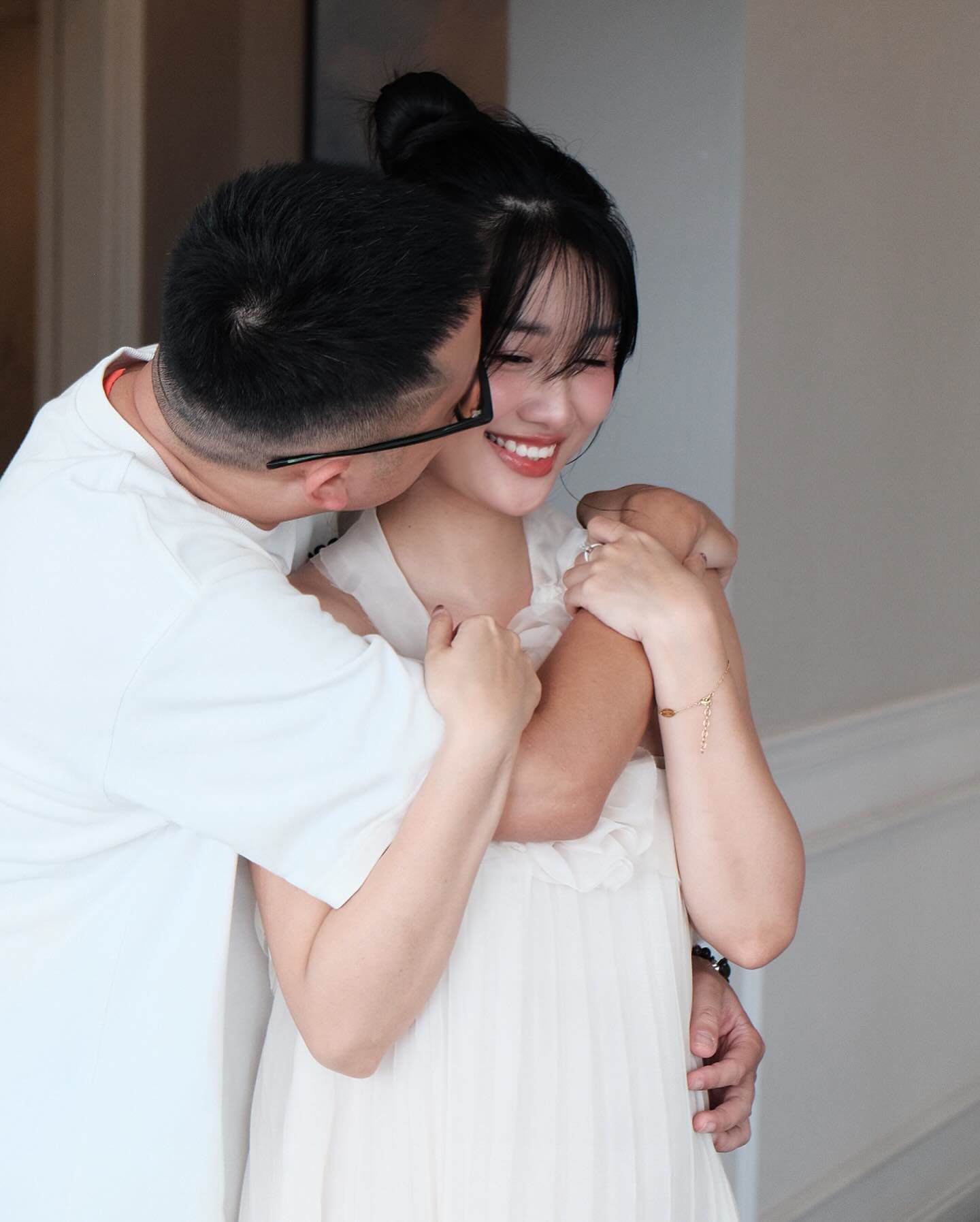 MC Quỳnh Chi khoe hình ảnh bạn trai cầu hôn.