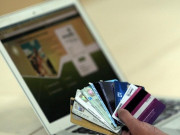 Tin tức - Cảnh báo thủ đoạn dụ dỗ học sinh mua bán thẻ ngân hàng để lừa đảo