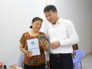 Tin tức - Ngày đầu tiên đã chi trả được 2 triệu người hưởng trợ cấp BHXH, lương hưu mới
