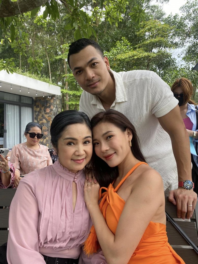 Trạm Cứu Hộ Trái Tim tập cuối: Hà làm đám cưới với Vũ, Nghĩa amp;#34;lành ít dữ nhiềuamp;#34;? - 3