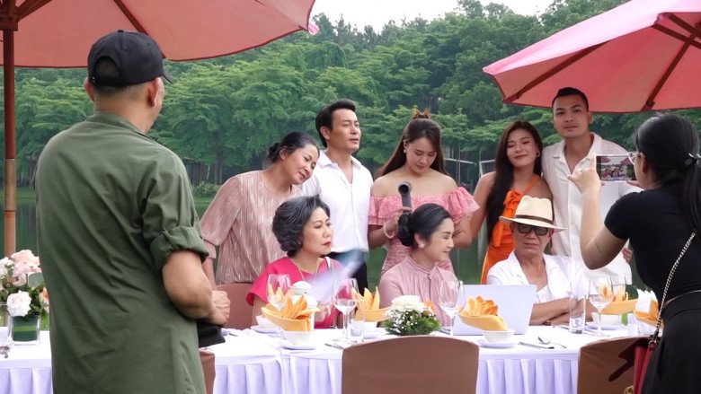 Trạm Cứu Hộ Trái Tim tập cuối: Hà làm đám cưới với Vũ, Nghĩa amp;#34;lành ít dữ nhiềuamp;#34;? - 2