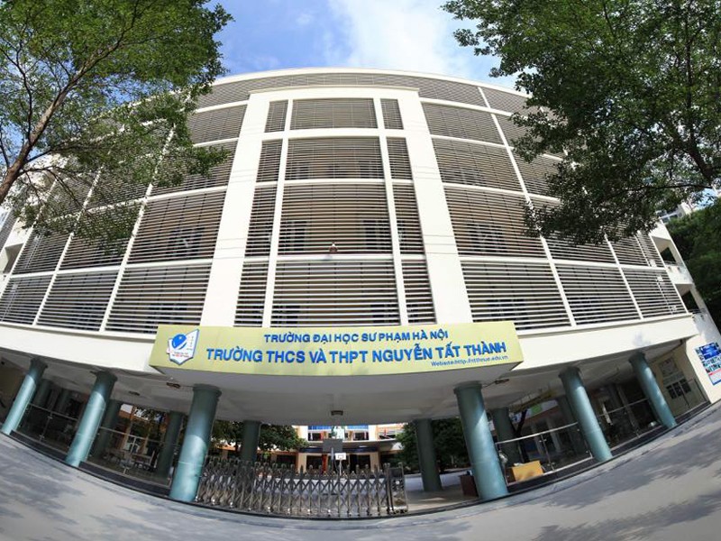 Được thành lập vào năm 1998, trư­­ờng THCS Nguyễn Tất Thành luôn là cái tên "hot" mỗi kỳ tuyển sinh. Trường thuộc hệ phổ thông chất lư­­ợng cao của tr­­ường Đại học Sư phạm Hà Nội.
