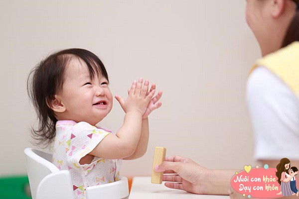 Bắt chước lời nói của béimg srchttps://cdn.eva.vn/upload/3-2024/images/2024-07-01/neu-cha-me-lam-5-dieu-nay-truoc-khi-be-duoc-1-tuoi-kha-nang-ngon-ngu-cua-be-se-vuot-troi-hon-nhung-n-ti---u-3-1719822085-776-width640height126.jpg /