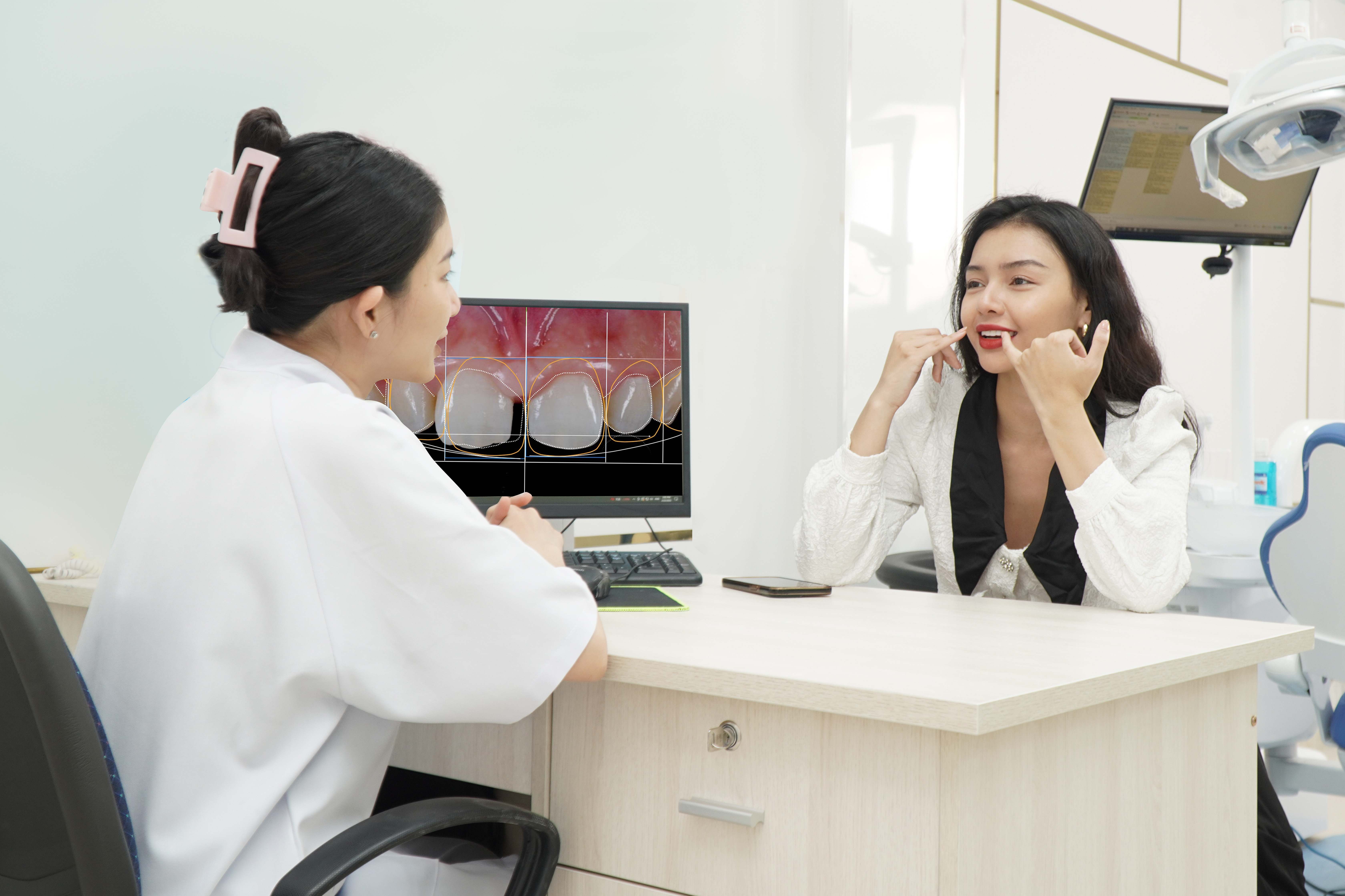 Bác sĩ I-Dent ứng dụng công nghệ Digital Smile Design để thiết kế nụ cười cho khách hàng