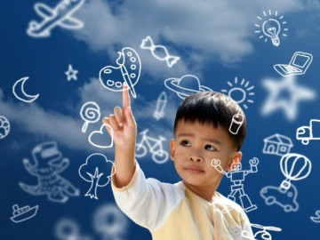 Bé gái có IQ cao hơn cả Einstein, bác sĩ nhắc cha mẹ thấy con 2-3 tuổi biết đọc sách, làm toán chớ vội mừng