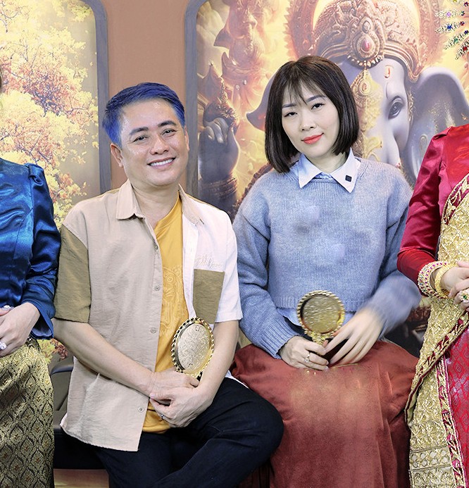 Vợ chồng nam danh hài khá hài lòng với diện mạo của mình.