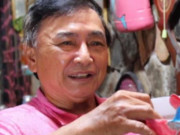 Clip Eva - Người đàn ông U70 'nhuộm hồng' đường phố nhờ tái chế rác thải