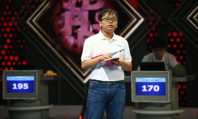 Nam sinh Chuyên Quốc học Huế giành chiến thắng nghẹt thở, vào chung kết Olympia 2024 - 2