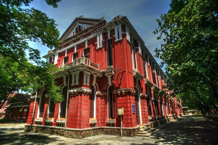 Ngôi trường HOT nhất ở Huế: Lập kỷ lục 7 lần vào chung kết Olympia, cựu học sinh toàn người nổi tiếng - 9