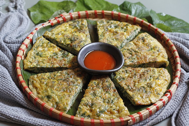 Lá mơ, ngải cứu hay lá lốt ngoài làm thực phẩm có thể sử dụng như dược liệu hỗ trợ điều trị một số bệnh, nhất là bệnh xương khớp. Ảnh minh họa. 