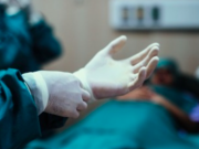 Sức khỏe - Nữ sinh mắc bệnh truyền nhiễm nguy hiểm, khẩn cấp cách ly người tiếp xúc gần