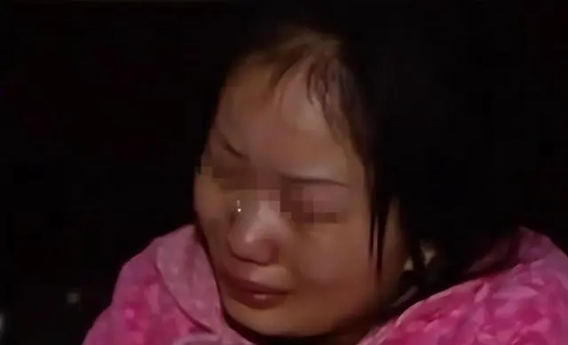 Dường như đêm nào Quách Trân cũng khóc vì chưa thể mang thai.