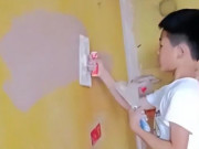 Yêu con - Nghỉ hè, cậu bé 9 tuổi lười học bị bố bắt đi làm phụ hồ: 7 ngày sau bố mẹ đi tìm thì tái mặt với cảnh này!