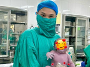 Bà bầu - Bé gái sơ sinh nặng 5kg chào đời khỏe mạnh, được mẹ bầu “xin vía” vì quá bụ bẫm