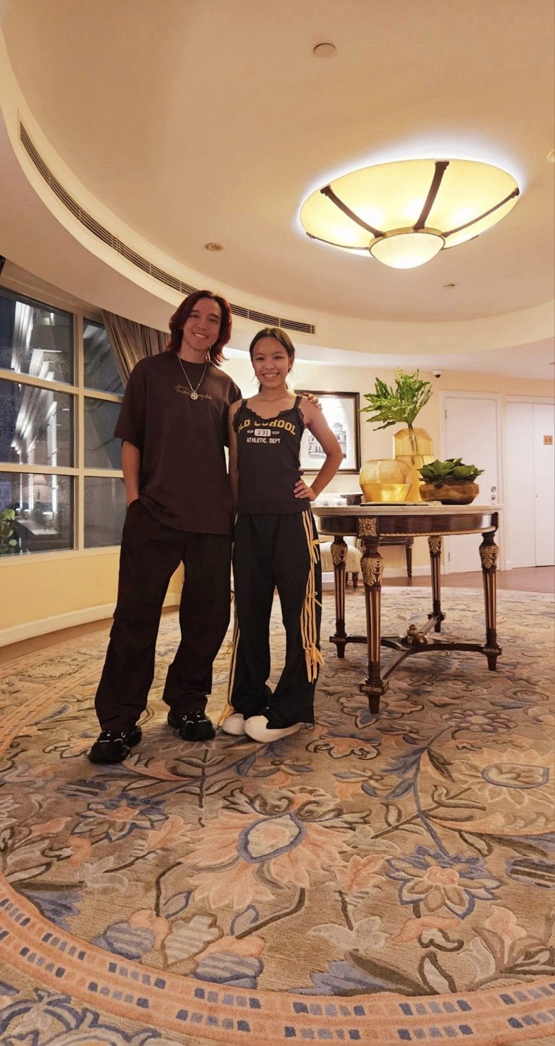 Elyza có nhiều nét giống bố nhạc sĩ. 