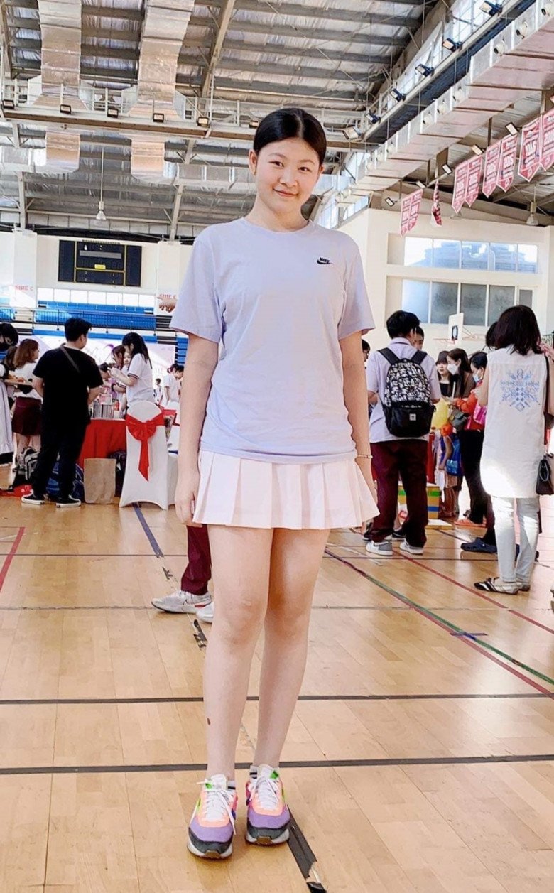 Con gái Bình Minh từng hiến mái tóc dài cho bệnh nhân ung thư.