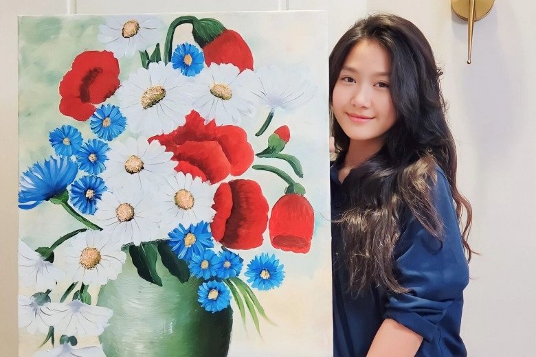 Chíp sở hữu khuôn mặt tròn, có nhiều nét giống người bố nổi tiếng.