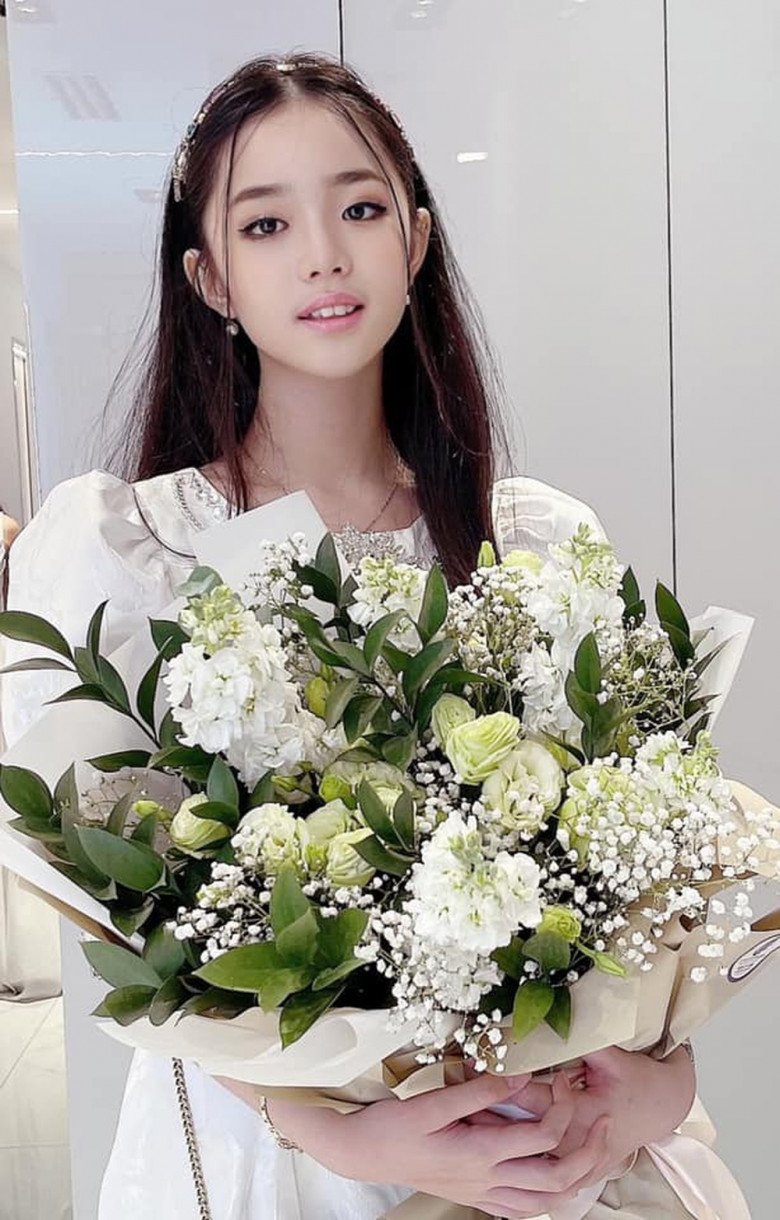 Thiên Nga xinh xắn, học giỏi, có gia thế khủng. 