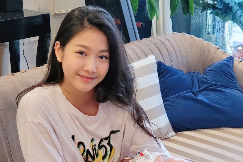 Chíp 15 tuổi đã trổ mã thành thiếu nữ xinh đẹp. 