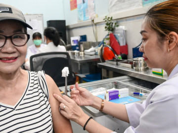 Cả nhà đưa nhau đi tiêm phòng bạch hầu, Viện Pasteur TPHCM tạm hết vắc xin