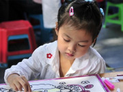 Yêu con - Phụ huynh đăng bức tranh con gái học lớp 3 vẽ, 30.000 bình luận từ cư dân mạng bày tỏ lo lắng